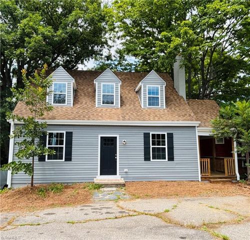 818 Starling Ave, Martinsville, VA, 24112-4226 | Card Image