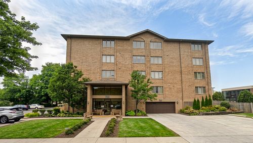 408-9510 S Kolmar Ave, Oak Lawn, IL, 60453-7212 | Card Image