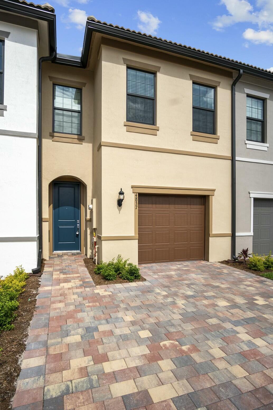 Residential Lease in Lake Worth 3