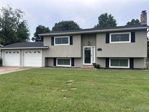 912 Cambridge Dr, Sikeston, MO, 63801-5705 | Card Image