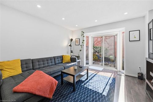 215-895 Maple Ave, Burlington, ON, L7S2H7 | Card Image