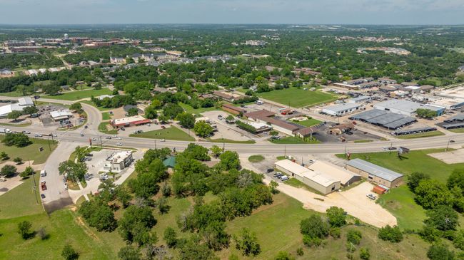1702 W South Loop, Home with 0 bedrooms, 0 bathrooms and null parking in Stephenville TX | Image 28