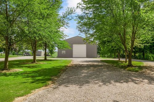 38005 E Stoenner Rd, Sibley, MO, 64088-9717 | Card Image