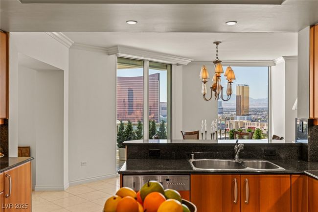 UNIT-2502 - 2877 Paradise Rd, Home with 3 bedrooms, 3 bathrooms and 1 parking in Las Vegas NV | Image 36