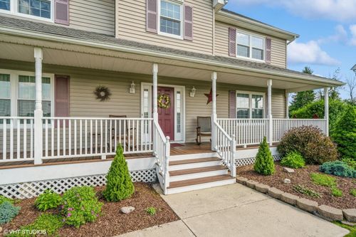 254 Village Dr, Florida, NY, 10921-1834 | Card Image
