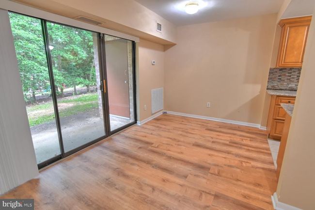 APT-1B - 11629 Stoneview Sq, Condo with 2 bedrooms, 2 bathrooms and null parking in RESTON VA | Image 11