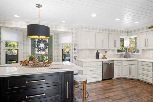 1100 E Cothrell St, Olathe, KS, 66061-2975 | Card Image