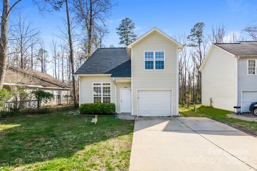 3726 Lake Rd, Charlotte, NC, 28269-4138 | Card Image