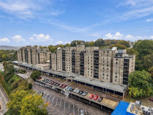 510e-2120 Greentree Road, Scott Twp, PA, 15220 | Card Image