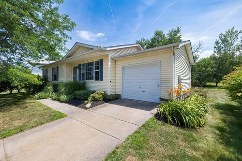 10335 Rose St, Lake City, PA, 16423-2523 | Card Image