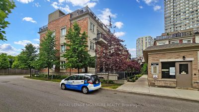 101 - 17 Coneflower Cres, Condo with 2 bedrooms, 1 bathrooms and 1 parking in Toronto ON | Image 2