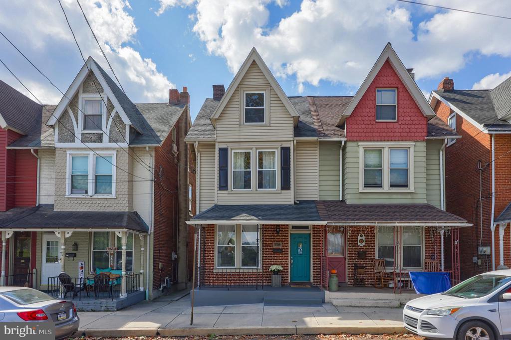 6th St, Columbia, PA 17512