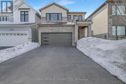 642 Continental Ave, Stittsville, ON, K2V0R1 | Card Image