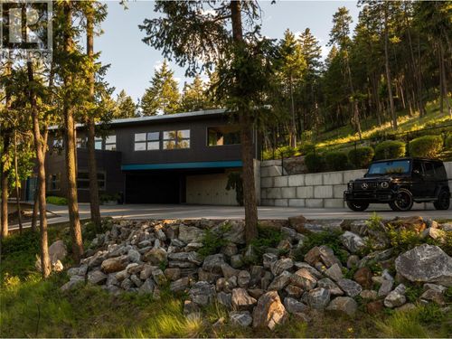 324 Clifton Rd, Kelowna, BC, V1V1A5 | Card Image