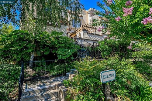 533 Pimlico Ct, Walnut Creek, CA, 94597-3677 | Card Image