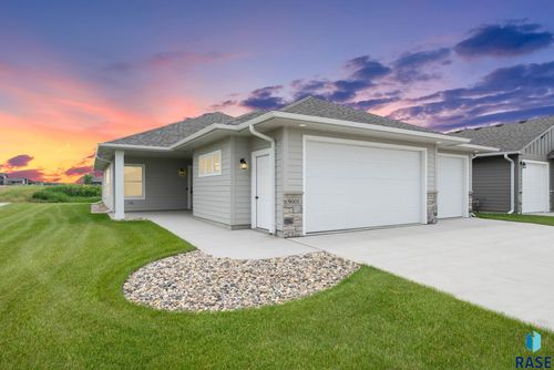 9001 W Rathburn St, Sioux Falls, SD, 57106-7115 | Card Image