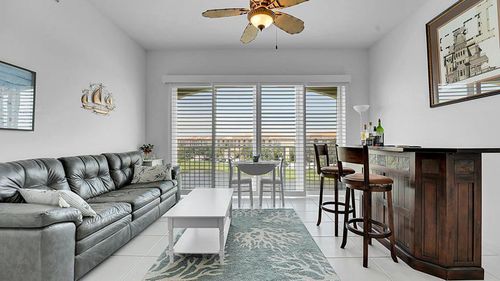 ph2-1 Harbour Isle Dr E, Fort Pierce, FL, 34949-2753 | Card Image