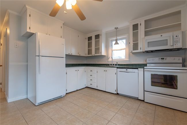 14 Muriel St, House other with 4 bedrooms, 2 bathrooms and 2 parking in Riverside RI | Image 8