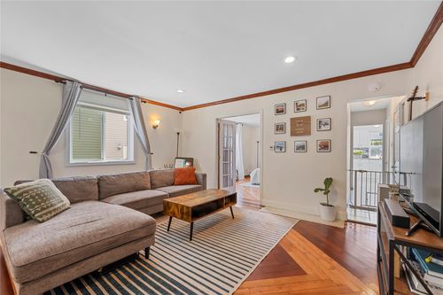 1-46 Kenmore Rd, Valley Stream, NY, 11581-2104 | Card Image
