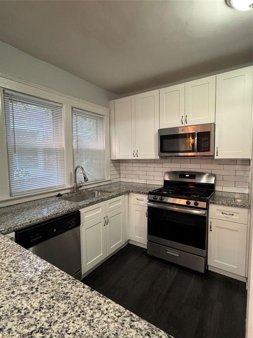 apt-1n-864 Nottingham Rd, Grosse Pointe Park, MI, 48230-2708 | Card Image
