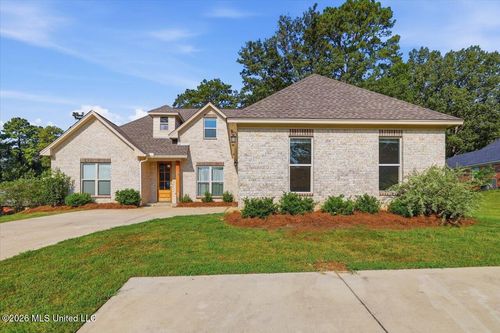 580 Hickory Pl, Brandon, MS, 39047-8049 | Card Image