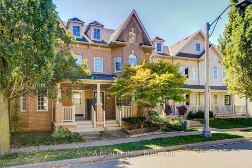 102 Roxton Rd, Oakville, ON, L6H6V4 | Card Image