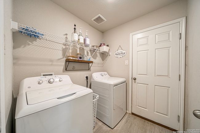 14616 Stable Spgs, House other with 4 bedrooms, 2 bathrooms and null parking in Elmendorf TX | Image 14