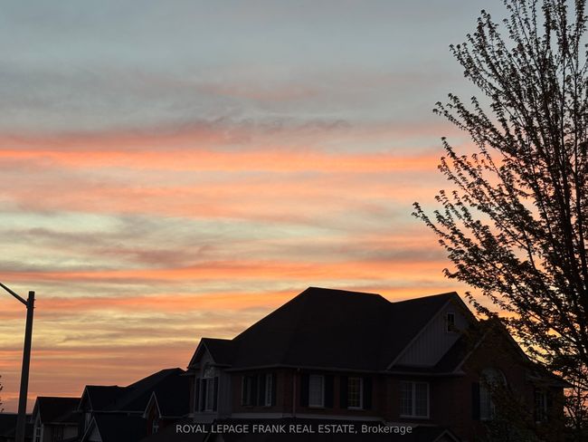 1533 Clearbrook Dr, House other with 5 bedrooms, 4 bathrooms and 2 parking in Oshawa ON | Image 49