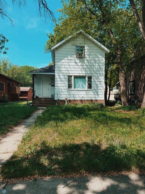 601 10th St S, Fargo, ND, 58103-2603 | Card Image