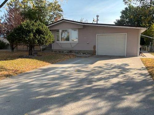 15 Willow Rd, Claresholm, AB, T0L0T0 | Card Image