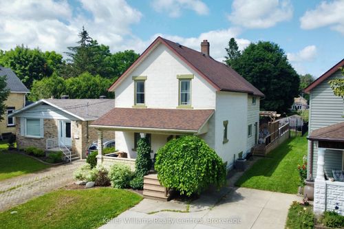 618 8th Ave, Hanover, ON, N4N2L3 | Card Image