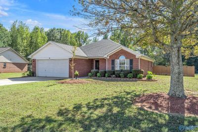 208 Willow Run Drive, House other with 3 bedrooms, 2 bathrooms and null parking in Hazel Green AL | Image 1