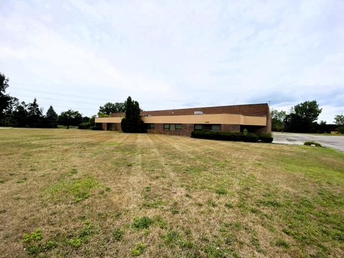 1960 W West Maple Rd, Commerce Township, MI, 48390-2950 | Card Image
