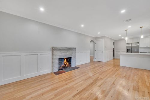 40 Irving Johnson St, East Northport, NY, 11731-1917 | Card Image