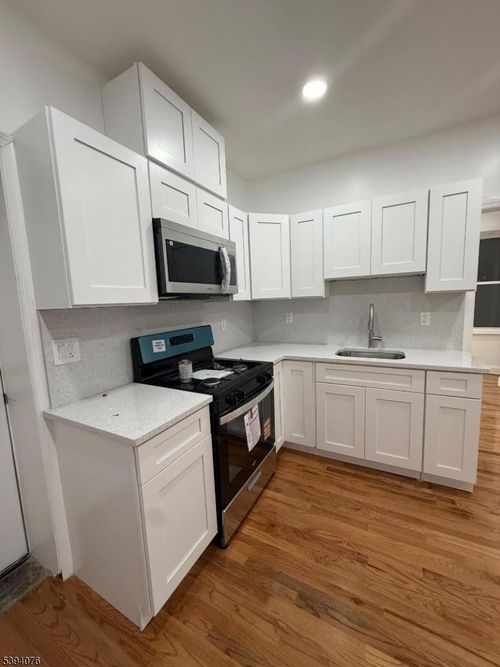 49 Jacques St, ELIZABETH, NJ, 07201-2712 | Card Image