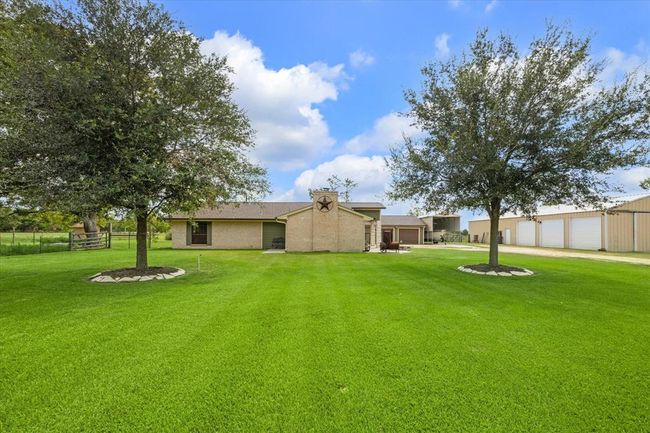 7515 Avenue E 1/2, House other with 3 bedrooms, 3 bathrooms and 2 parking in Santa Fe TX | Image 4