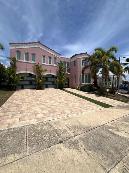 49 Via Naranjales, CAGUAS, PR, 00727-3152 | Card Image