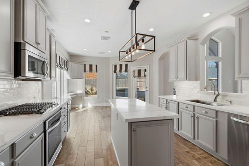 8833 Snowy Owl Loop, Missouri City, TX, 77459-6850 | Card Image