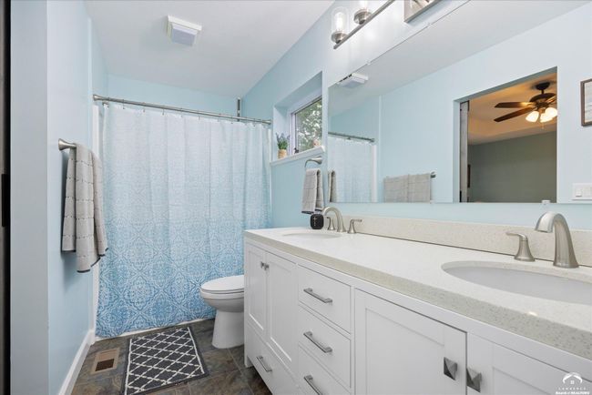 11096 43 Rd St, Home with 3 bedrooms, 3 bathrooms and null parking in Perry KS | Image 24