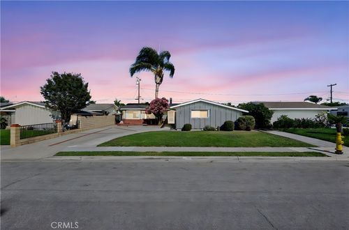 13592 Yosemite Dr, Westminster, CA, 92683-2560 | Card Image