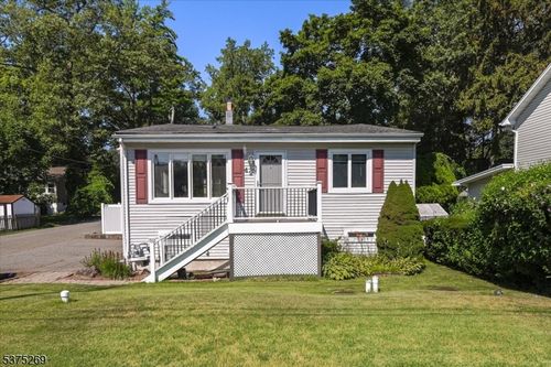 42 Lakeview Ave, Ringwood, NJ, 07456-2156 | Card Image