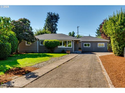 663 Swan Ct, Springfield, OR, 97477-7548 | Card Image
