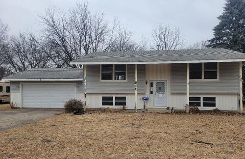 520 8th Ave Nw, Waseca, MN, 56093-2336 | Card Image