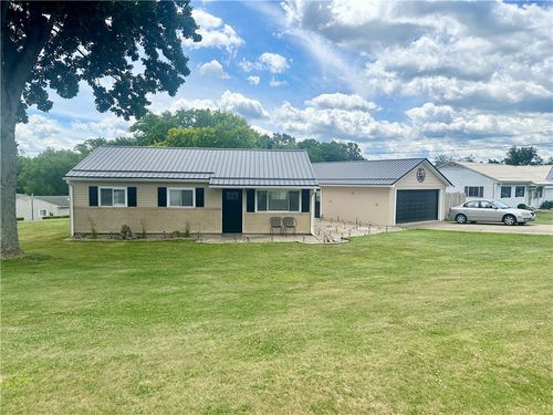 112 Rolling Hills Dr, Monaca, PA, 15061-2837 | Card Image