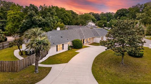 23 Shadowmoss Pkwy, Charleston, SC, 29414-6903 | Card Image