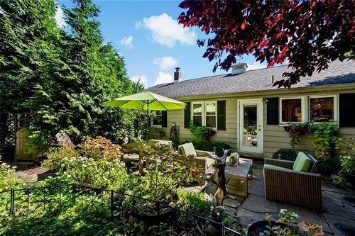 17 Grand Ave, Nyack, NY, 10960-1615 | Card Image