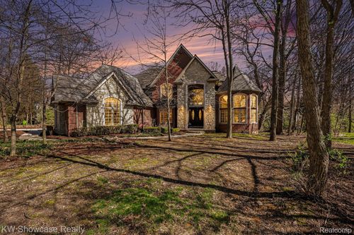 47955 Andover Dr, Novi, MI, 48374-3469 | Card Image