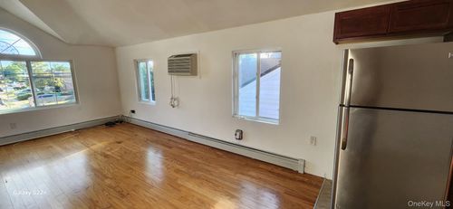 219 114th Rd, Cambria Heights, NY, 11411-1100 | Card Image