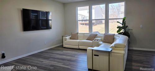 2720 Tulip Way, Commerce Twp, MI, 48382-5212 | Card Image