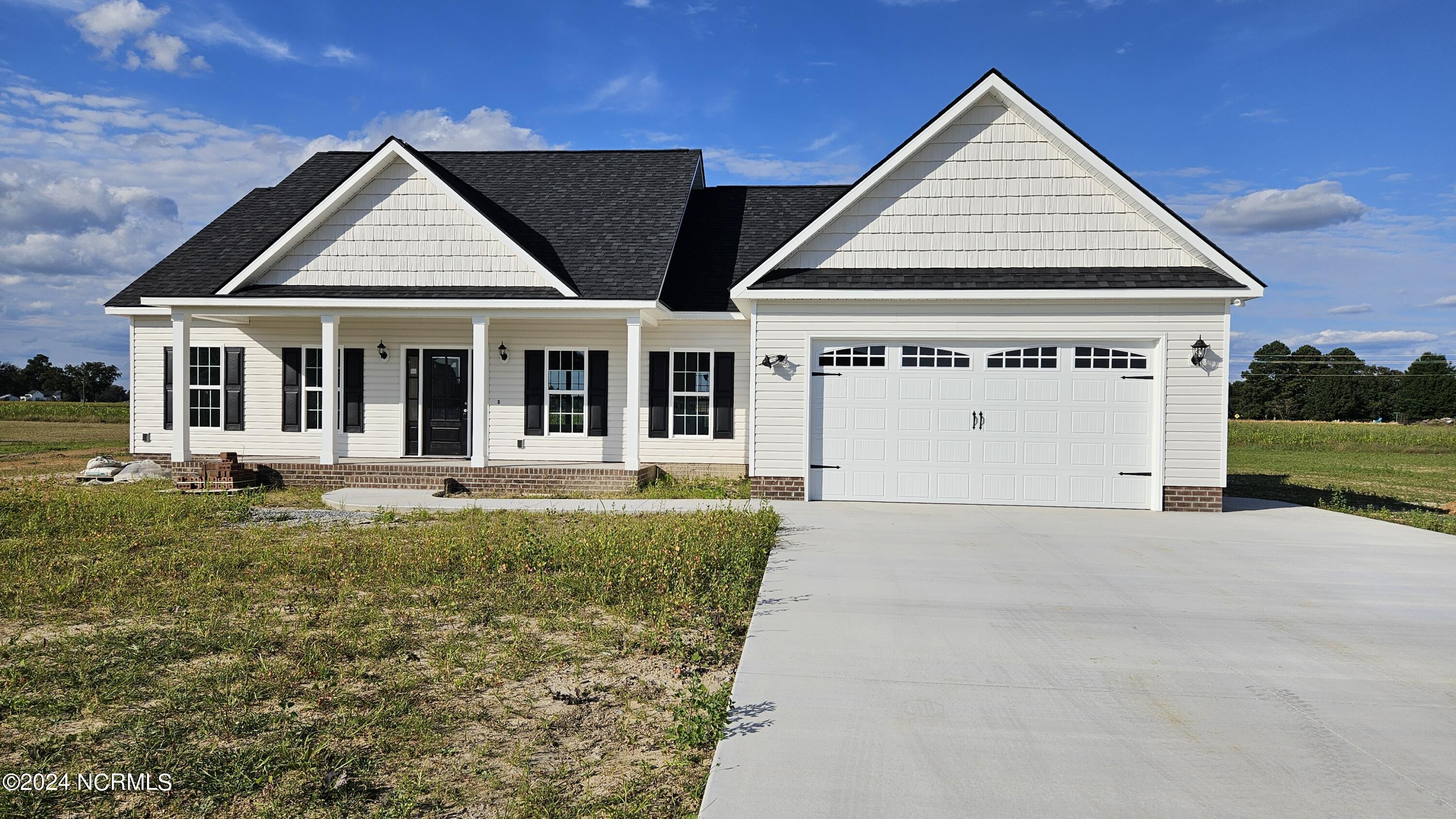 Country Cove Ln, Clinton, NC 28328